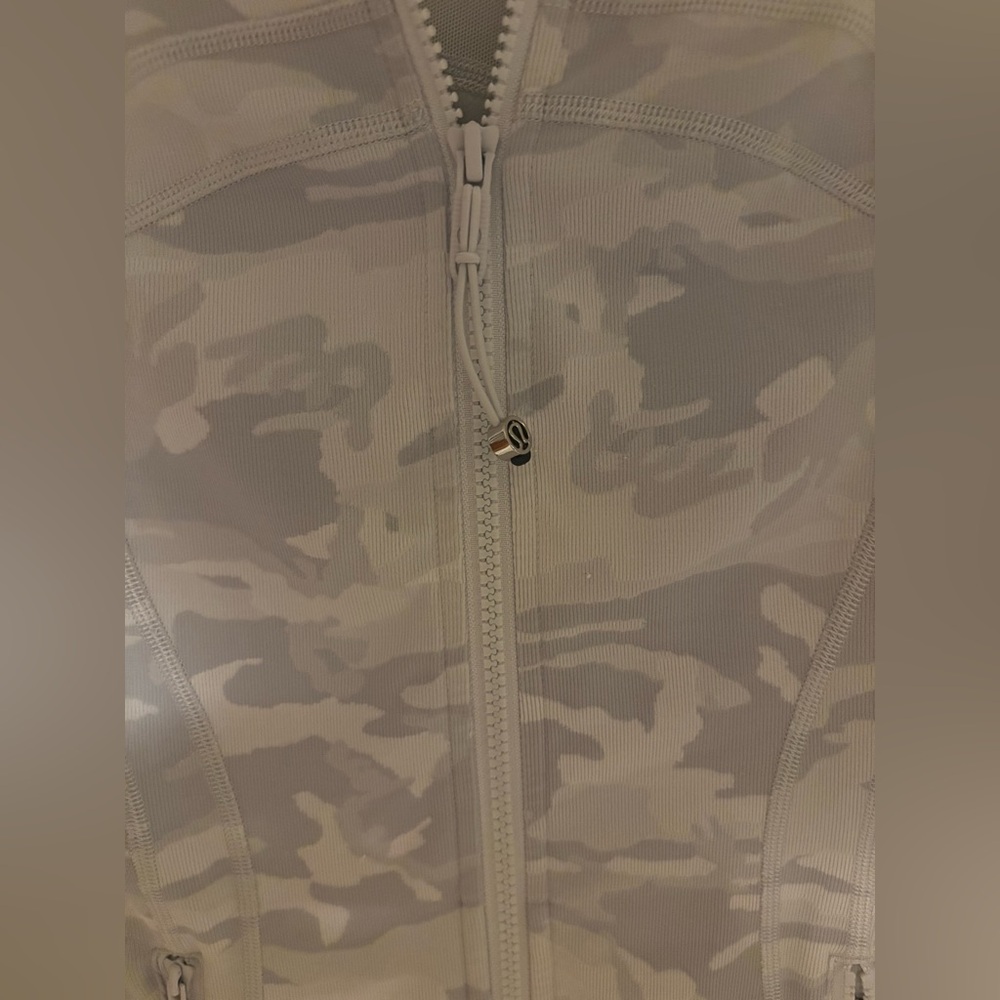 Lululemon Define jacket in Light Gray and white Camo pattern. - Picture 3 of 16